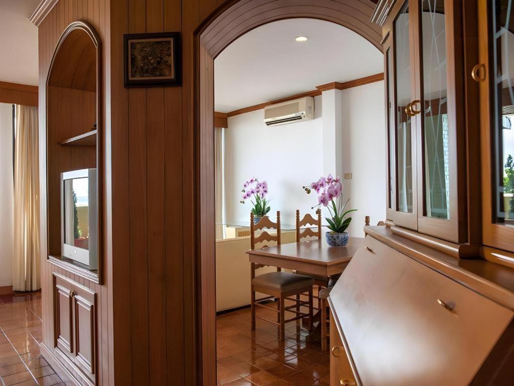Lido Beach Hotel Патая Екстериор снимка