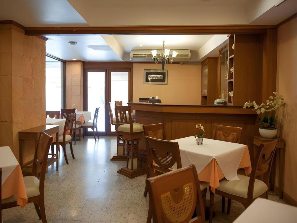 Lido Beach Hotel Патая Екстериор снимка