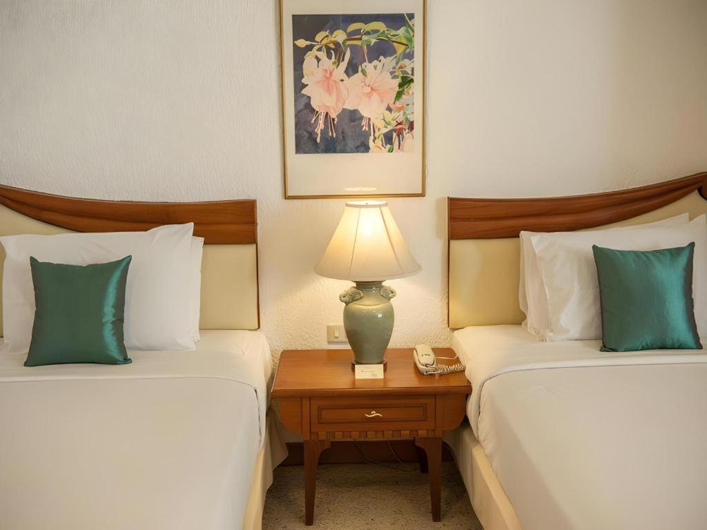 Lido Beach Hotel Патая Екстериор снимка
