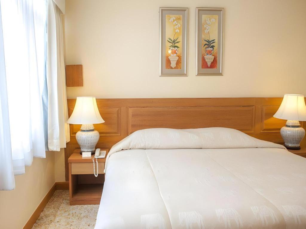 Lido Beach Hotel Патая Екстериор снимка
