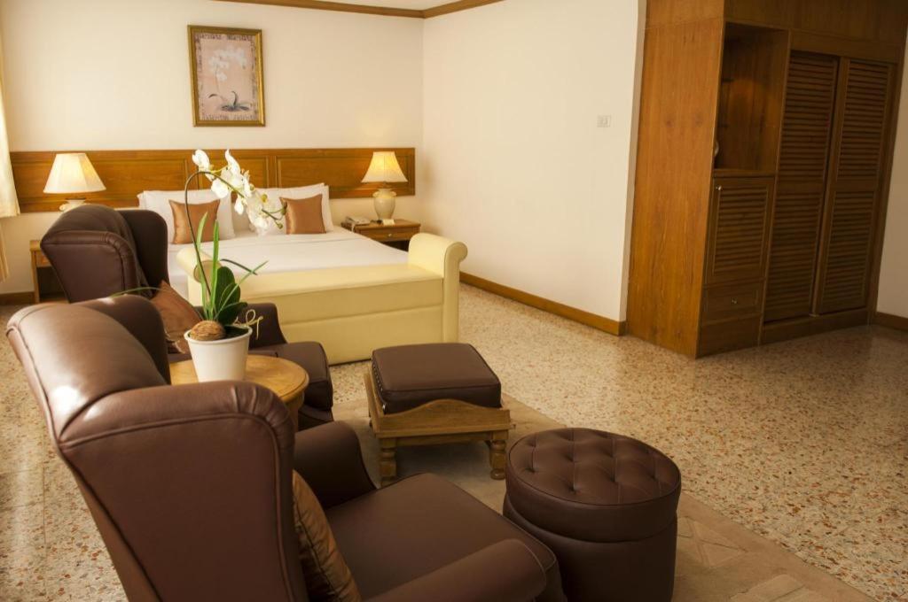 Lido Beach Hotel Патая Екстериор снимка