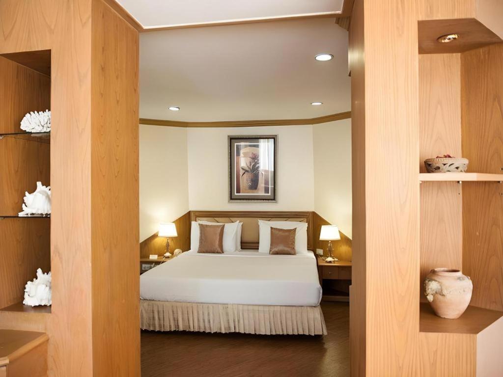 Lido Beach Hotel Патая Екстериор снимка