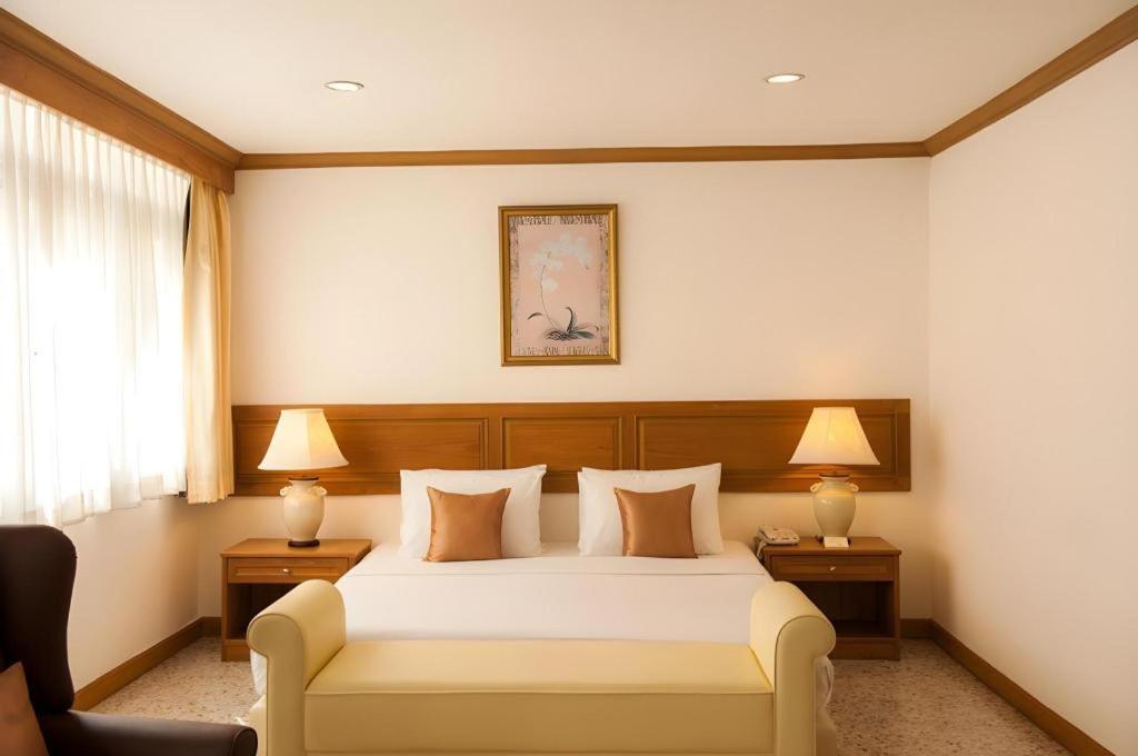 Lido Beach Hotel Патая Екстериор снимка